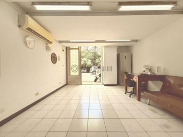 稀有釋出快樂小蝸牛一樓店面低總價可當倉庫自住皆宜｜新北市淡水區北新路二段
