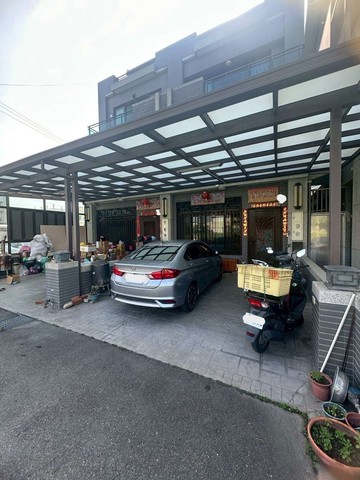 外埔輕屋齡大面寬前院停車美別墅｜台中市外埔區六分路中興巷