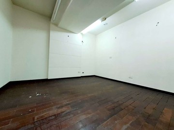 霸氣顯眼好地點!!!好停車/大面寬角窗店住｜台南市安平區健康路三段