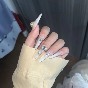 💕加一新創作😍氣質女神純欲風乳白漸變 純手工穿戴甲 爆閃堆鑽輕奢氣質氛圍感美甲穿戴甲