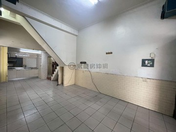 O9捷運站X衛武營｜超好用邊間透店｜高雄市苓雅區福西街