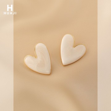 花跡大愛心耳釘女潮冷淡風簡約百搭桃心耳環甜酷時尚個性耳飾