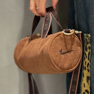 NIKE 2L 摩卡棕 咖啡 燈芯絨 水桶包 秋冬配件 可拆卸 斜肩包 手提包 HQ4106-265