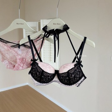🚀虧本到貨🚀日本🇯🇵 ～衣櫃裏bi備戰衣！蕾絲掛脖內衣！性感純慾聚攏文胸套裝