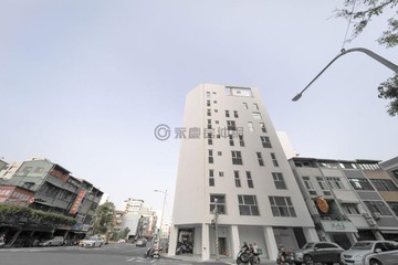 亞灣區全新三角窗獨棟商四商辦｜高雄市苓雅區青年二路