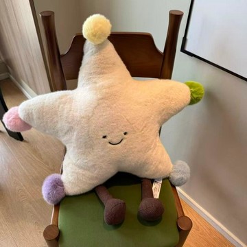8416 位忠實粉絲😆2026新款五彩星星抱枕五彩星星可愛柔軟靠枕辦公室用沙發用牀上用S2CA