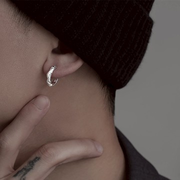 【A&R】s925純銀潮流個性嘻哈風青藤耳扣 單入 白金 附馬卡收納盒