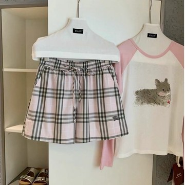 𝐍𝐚𝐜𝐞𝐥𝐲｜元氣甜心🍓粉格刺繡開衩休閒短褲AU8023