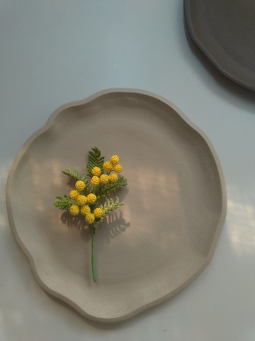 金合歡鉤織別針