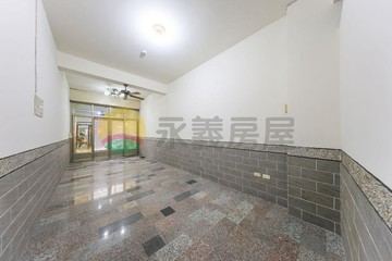 ✨內惟商圈｜6米活巷｜一樓可車庫透天✨｜高雄市鼓山區建榮路