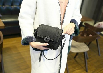 【Miss 小Q】韓國 羊皮 小方包 小包 側背包 女包 小女包 手拿包複古斜跨包迷你單肩包百搭個性鎖扣小挎包正品