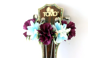 尤克里里专用的缎带饰品 烏克麗麗 尤克里里背带 康乃馨 吉他吊飾