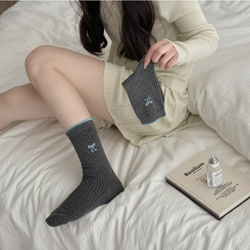 舒適百搭襪 好韓的襪子 韓國ins 穿搭博主 拼色刺繡蝴蝶結 堆堆襪子女 高彈不勒腳 抗菌防臭 純棉襪