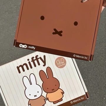 【預購】新年獨家/新年快樂  iSNEAKERS｜米菲兔 正版授權 Miffy 冬日暖暖 摩卡系列 手套 圍巾 毛帽 馬克杯 禮盒套裝