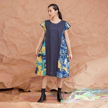 漫遊者大口袋連袖洋裝_星空掠影