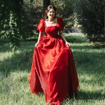 在逃公主敬酒服2025新款名媛宴會主持人晚禮服女酒紅色訂婚連衣裙
