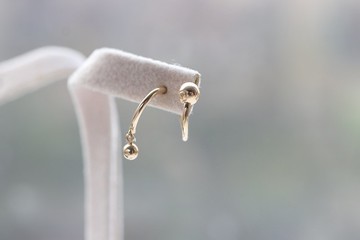 14K  S造型珠珠鎖珠耳環(單個)耳骨 耳窩 不退色