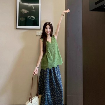 🎇夏季爆款🎇 2025年夏氣質套裝設計感鏤空綠色背心女夏季寬鬆碎花半身裙兩件套