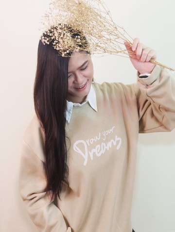 ZJ落肩微寬鬆大學T Draw Your Dreams手寫字款哲人系列 卡其 MIT