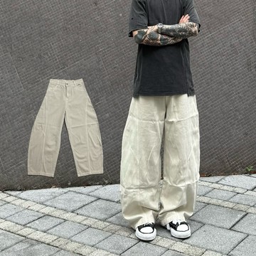 【APPAREL】極簡立體剪裁寬版牛仔彎刀褲