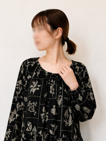 黑色洋裝 長袖連身裙 附口袋 黑色 純棉材質 野花圖案 長袖