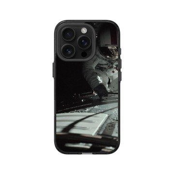 iPhone 16 Pro Clear (相機按鈕) 酷墨灰 - NASA - Apollo 17 - Astronaut Evans Trans-Earth Coast