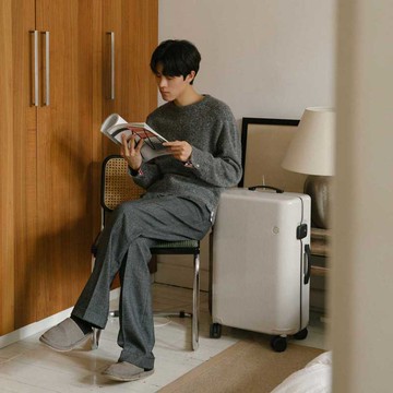 【預購】PISTACHIO STRIPED 開心果 24寸 行李箱登機托運 墨黑(現貨供應，配送時間約3-5個工作天)