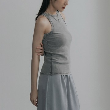QUEENSHOP_S 女裝 素面洗水削肩合身背心-灰 S/M 現+預 【01150476】