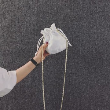 洋氣小包包女2025新款百搭ins仙女法國小眾網紅斜挎迷你水桶包