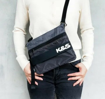 簡約 x 超輕量防潑水斜背包-Timeless gray 永恆灰