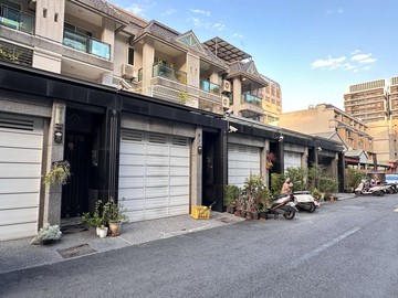 頂新精品別墅32大地坪｜4套房獨立車庫｜高雄市鳳山區頂新八街