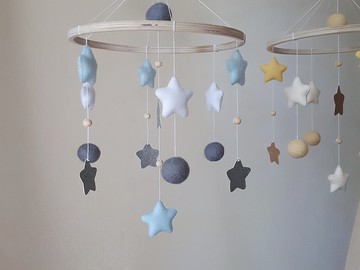 星空嬰兒床移動、毛氈球托兒所裝飾、嬰兒淋浴禮物