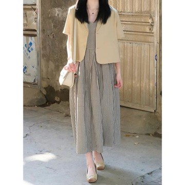 氣質洋氣格子吊帶連衣裙子女夏2026新款高級時裝桔梗法式兩件套裝