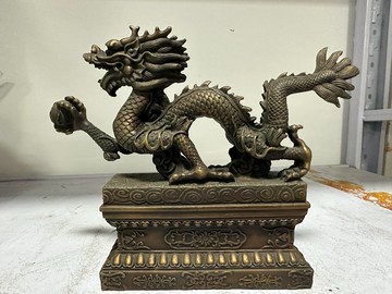 祥獅黃銅漢龍，高19，長24，寬5重1.95公斤