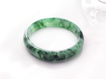 樹影琉璃 | 冰玻種 /翠綠飄花 /平安鐲 /手圍18 |天然A貨翡翠玉鐲