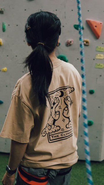 【攀岩】The Climber 原創版畫手作T恤 | 100%純棉 | 多色可選