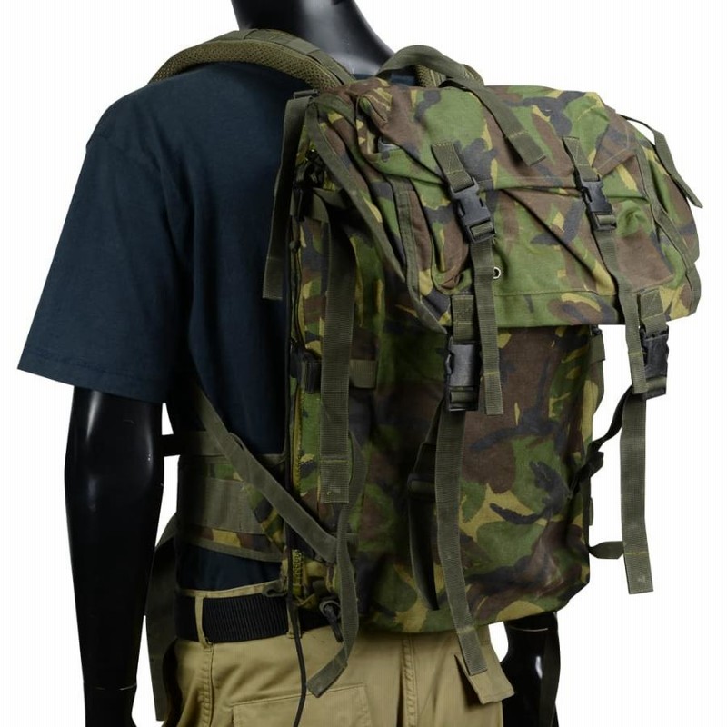 イギリス軍放出品 リュックサック 無線運搬用バッグ 前後分割式