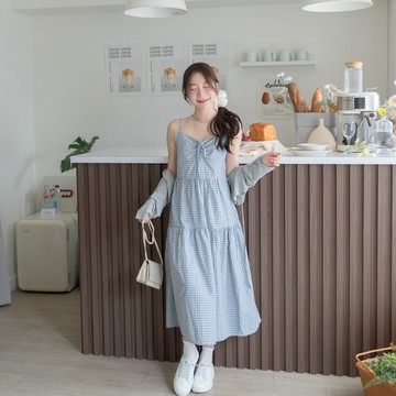 文青少女胸前抽繩格紋細肩收腰長洋裝 SY261692【現貨】