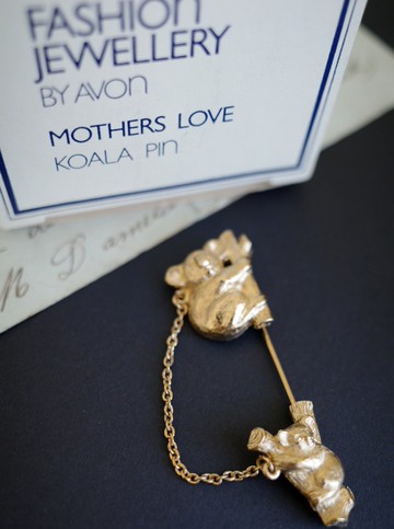 金銀寶貝 古董金色可愛無尾熊別針領帶針  A206