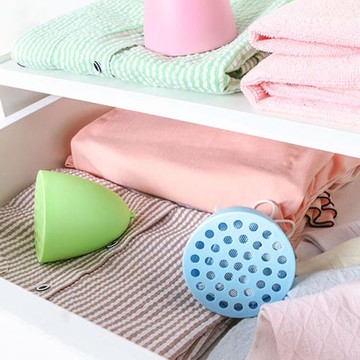 E.City_可掛式重覆用長備竹炭防潮防霉去味除濕包