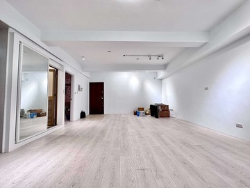 信義國小學區捷運旁室內34坪超大三房車位｜高雄市新興區民生一路