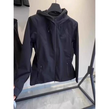 2026年春季新款女士連帽修身顯瘦百搭戶外防風防水軟殼沖鋒衣外套