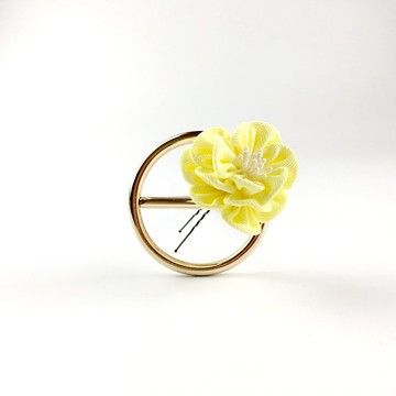 Kaika Ato / 山茶茶-大淺鵝黃 / 日式和風布花 / つまみ細工 花簪