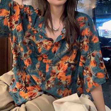 夏季新款港風復古寬鬆設計感潮牌女小衆別緻碎花短袖襯衫上衣薄款大碼女裝  港風襯衫 印花T恤