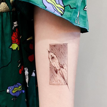 原創設計手繪紋身貼紙韓式黑白刺青小清新星空火箭太空船銀河文青