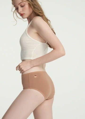 抗菌系列．花邊高腰三角內褲(摩卡慕斯棕-刺繡栗子)