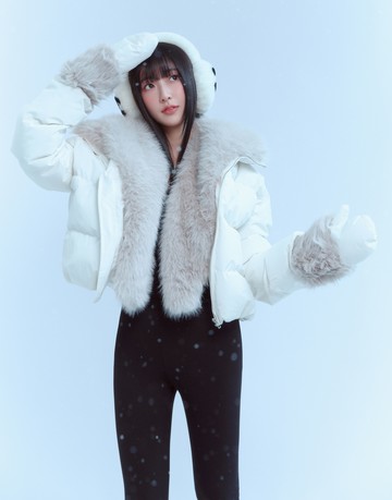 走進雪景也不用怕冷；狐狸毛冬日羽絨棉外套 附手套