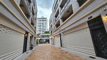 大寮金禾莊園面寬裝潢併排雙車墅｜高雄市大寮區拷潭路