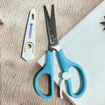 ［沐沐屋］貝兒欣BABISIL 迴力食物剪刀/兒童食物安全剪刀