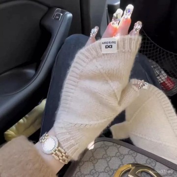 秋冬季羊絨韓版新款高級感滿滿的半指針織貝殻帽子手套優雅又保暖 KNE1